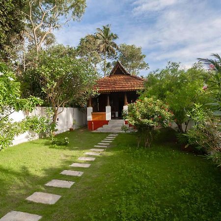 Deshadan'S Tarangi Beach Villas,Marari Mararikulam Exterior photo