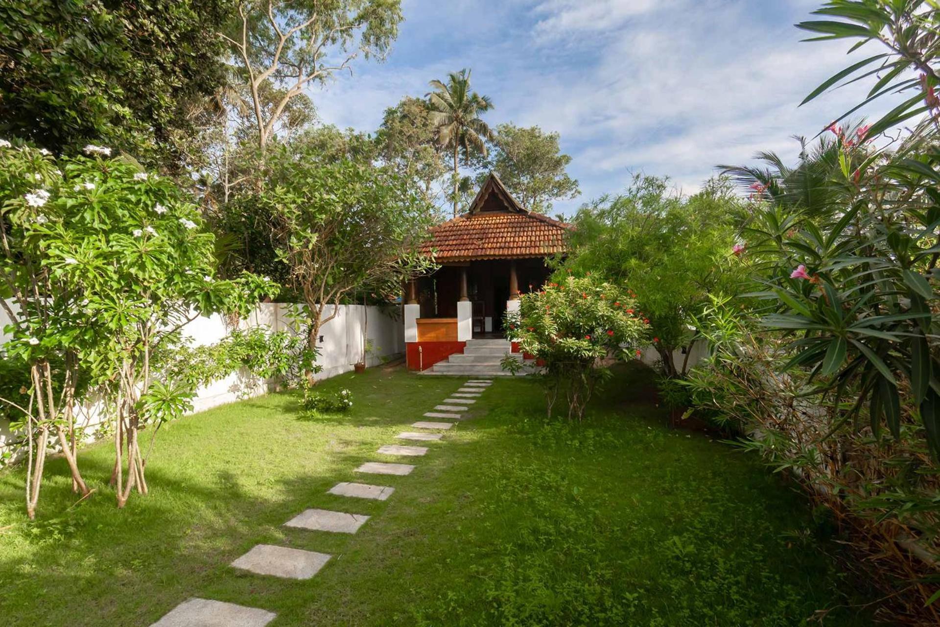Deshadan'S Tarangi Beach Villas,Marari Mararikulam Exterior photo